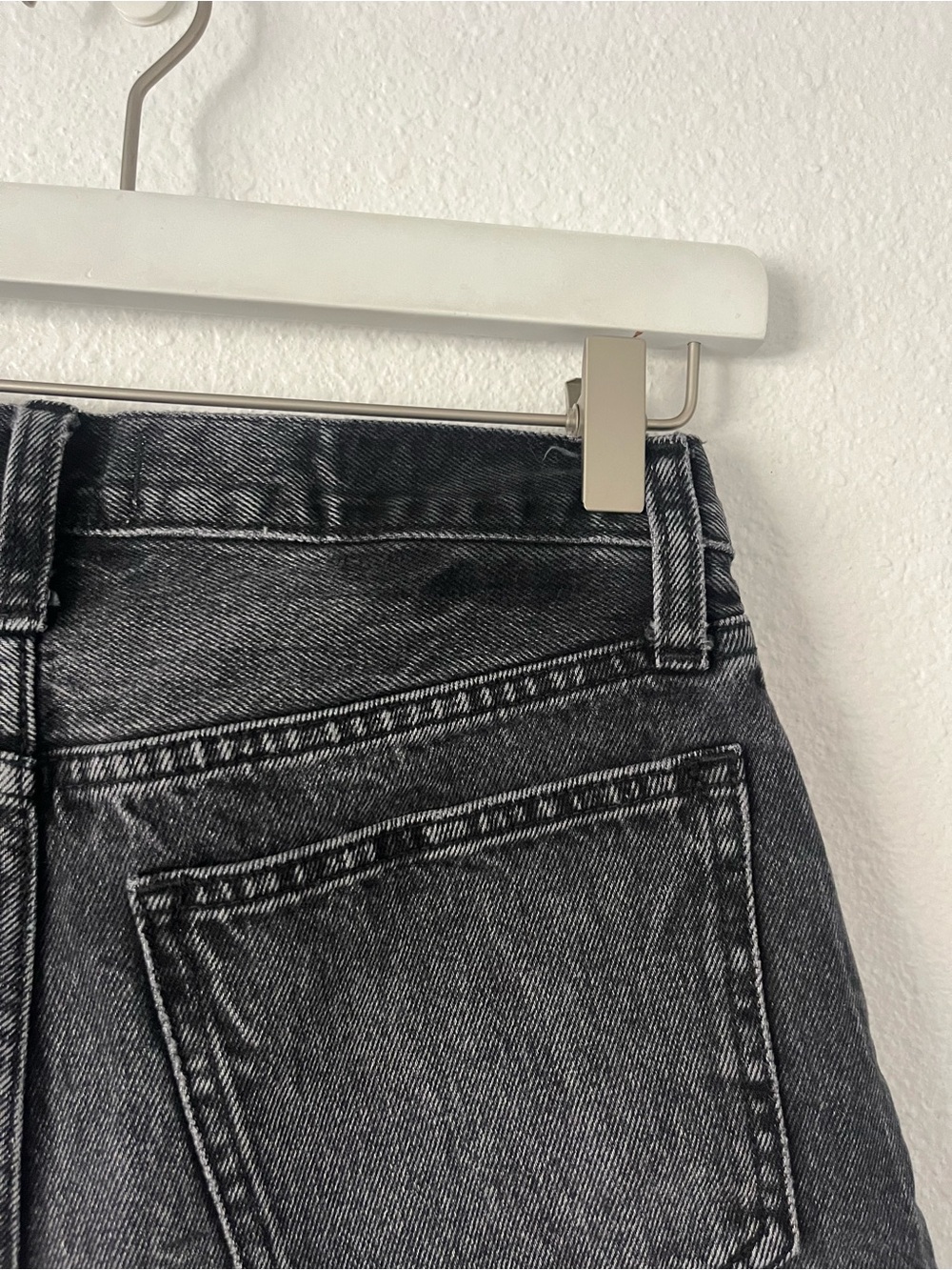 ABERCROMBIE & FITCH Mid Rise Boyfriend Short Size 24/00 Gray - Picture 4 of 5